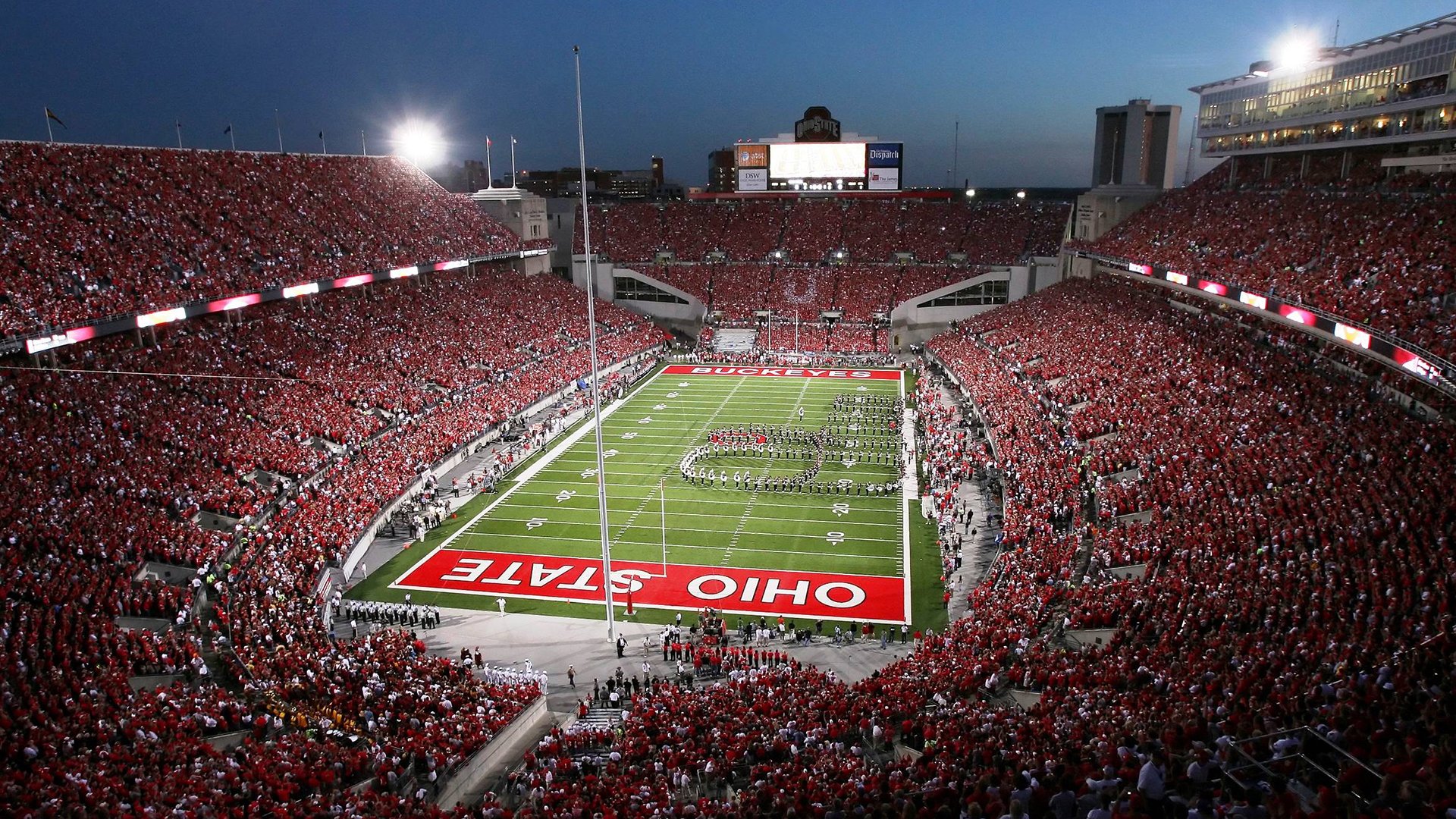 乐鱼电竞在线平台-主力替补能力差异是否决定教练换人时机选择，主力换替补干脆投降算了