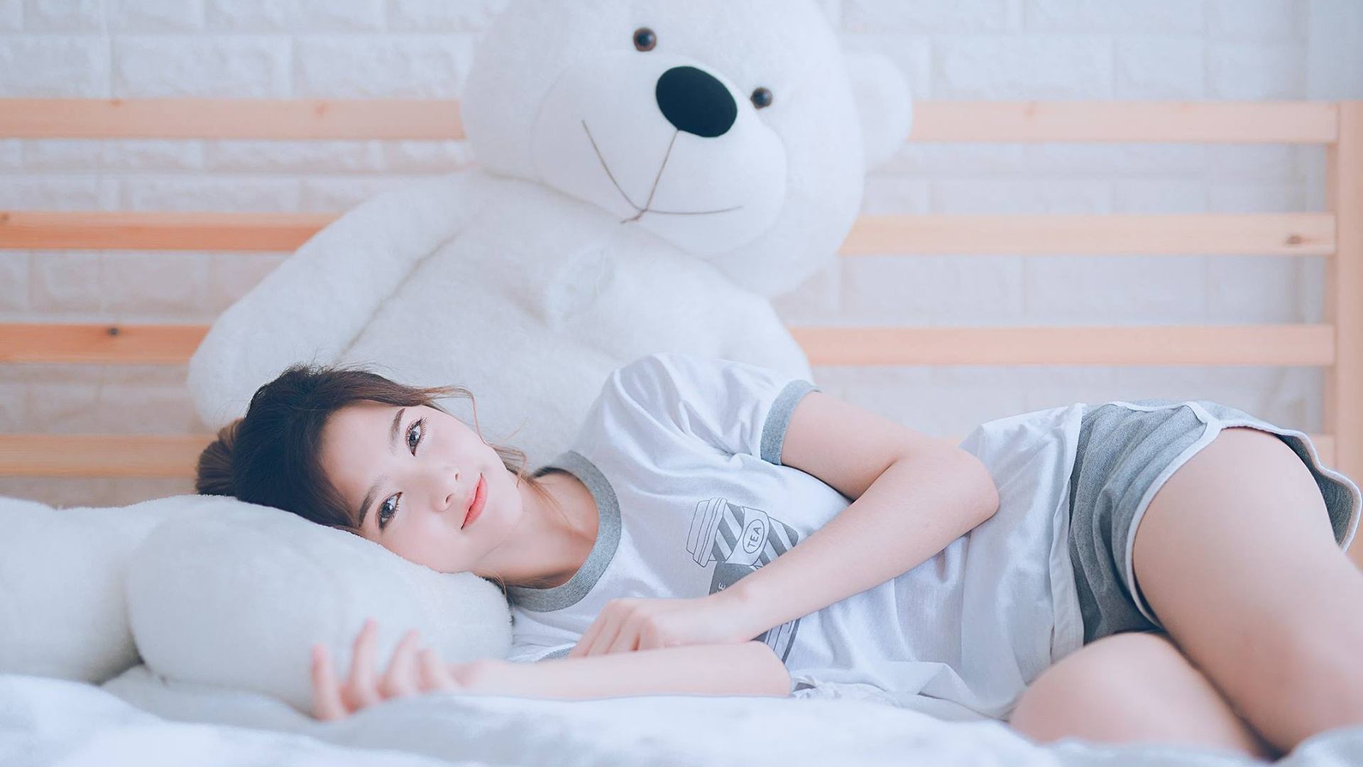 女子篮球青年队推行个性化技术训练方案,女子篮球队风采展示