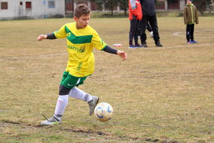 球员在欧冠中被评为当场最佳并获媒体采访，欧冠联赛最佳球员